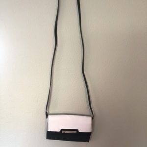 Anne Klien crossover small bag